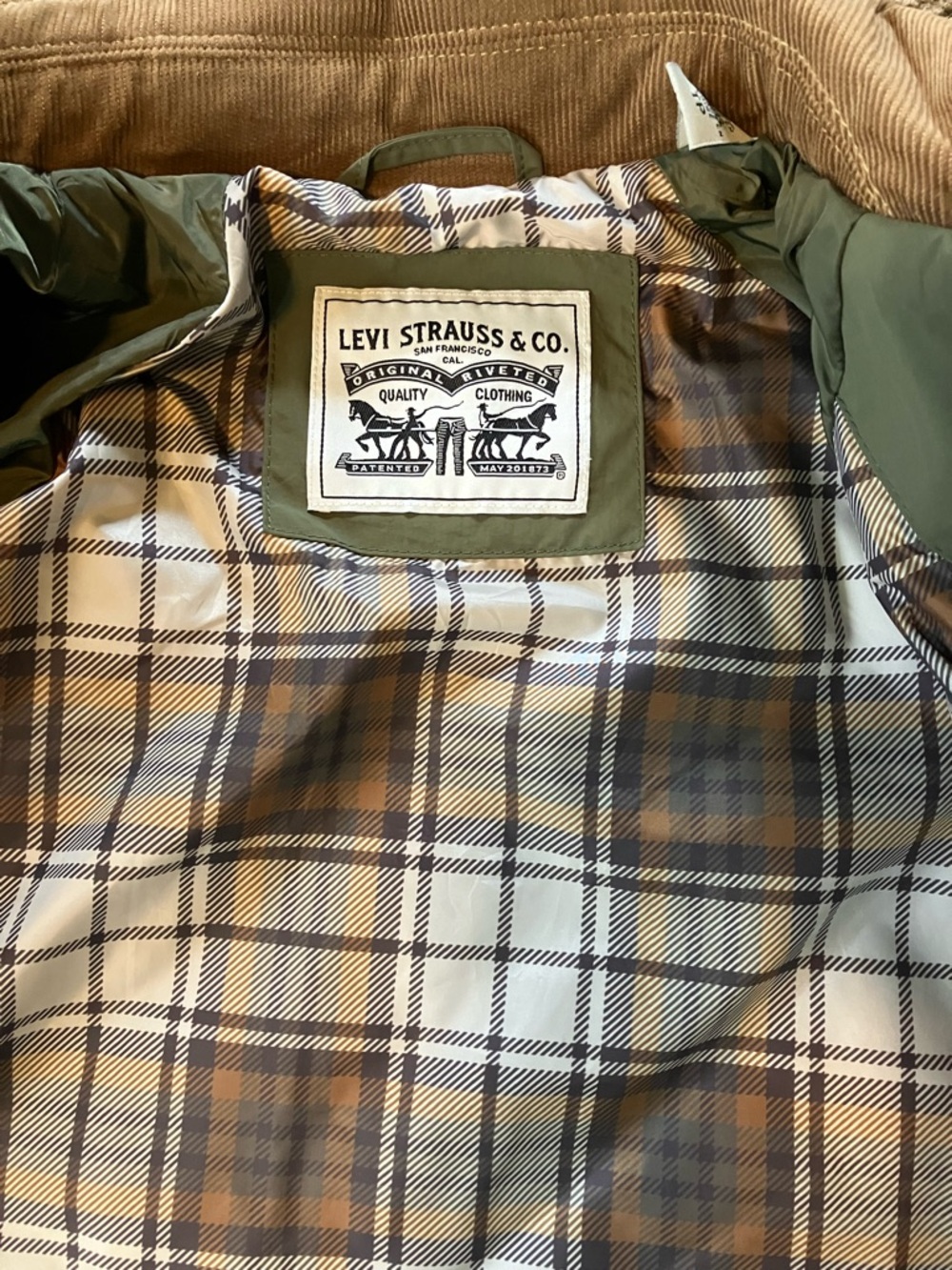 New w/ Tags Levi's Women's Olive Diamond Quilted Jacket Work Jacket Size XS - Picture 8 of 12